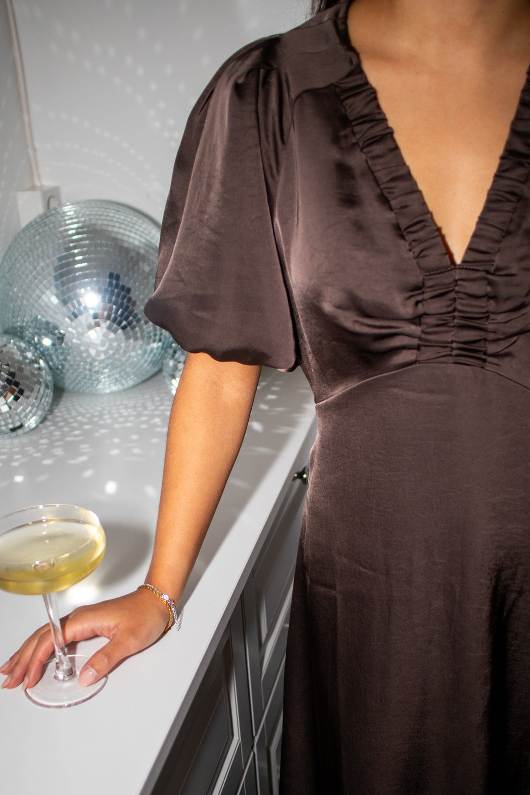 Illana Heavy Sateen Dress Dark Brown | Kjoler | Smuk - Dameklær på nett