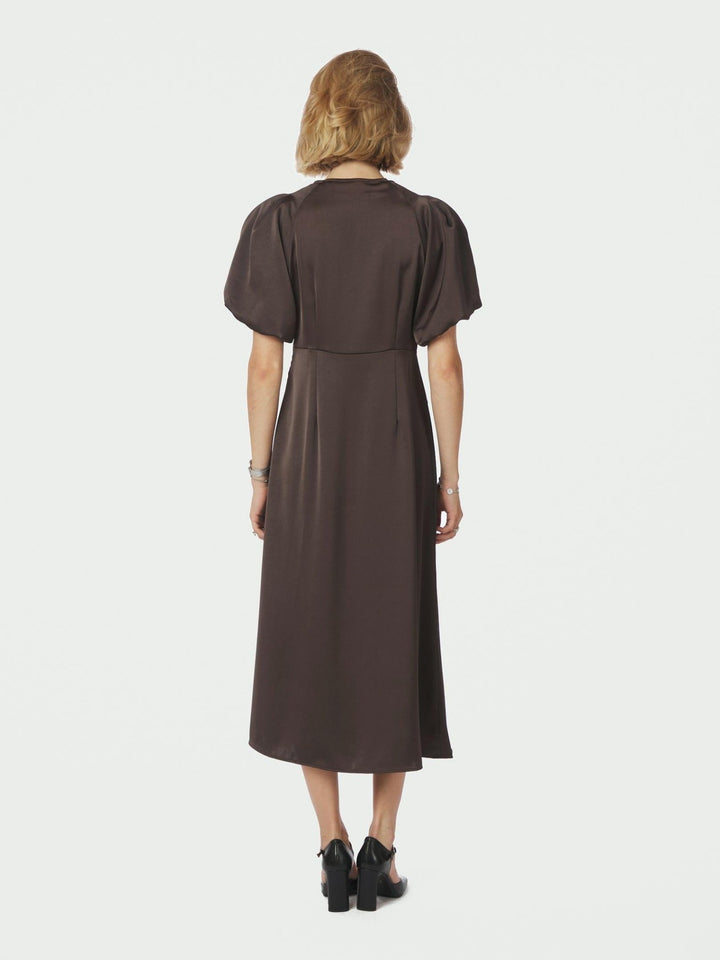 Illana Heavy Sateen Dress Dark Brown | Kjoler | Smuk - Dameklær på nett