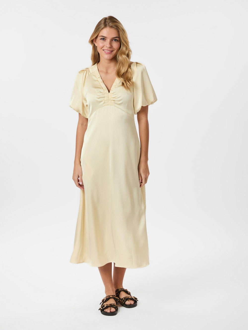 Illana Heavy Sateen Dress Light Yellow | Kjoler | Smuk - Dameklær på nett