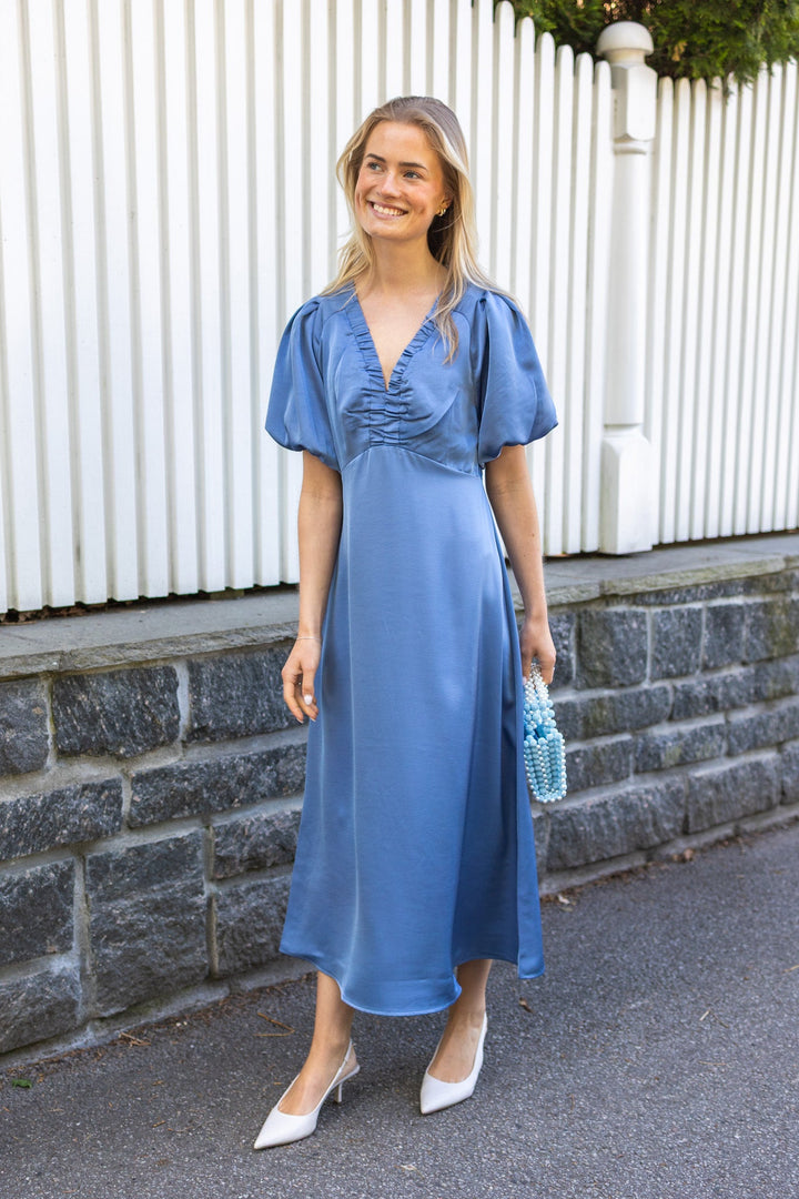 Illana Heavy Sateen Dress Smoke Blue | Kjoler | Smuk