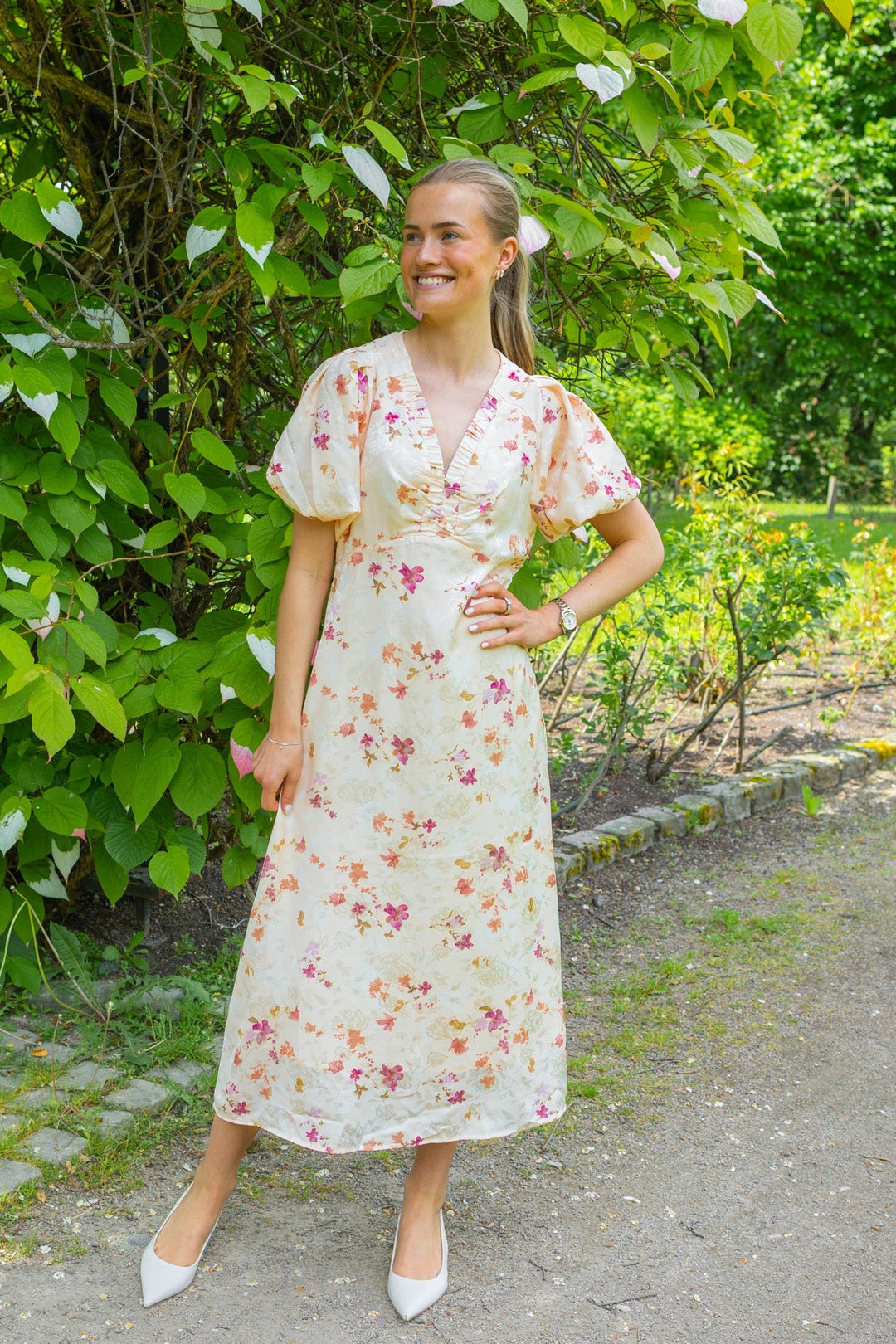 Illana Sateen Print Dress Creme | Kjoler | Smuk