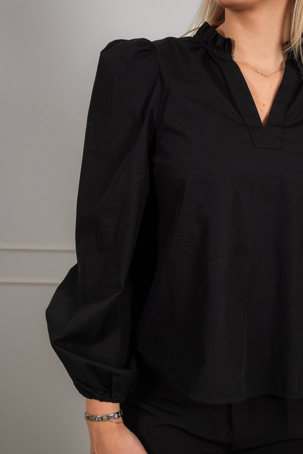Infinity Blouse Black | Skjorter og bluser | Smuk - Dameklær på nett