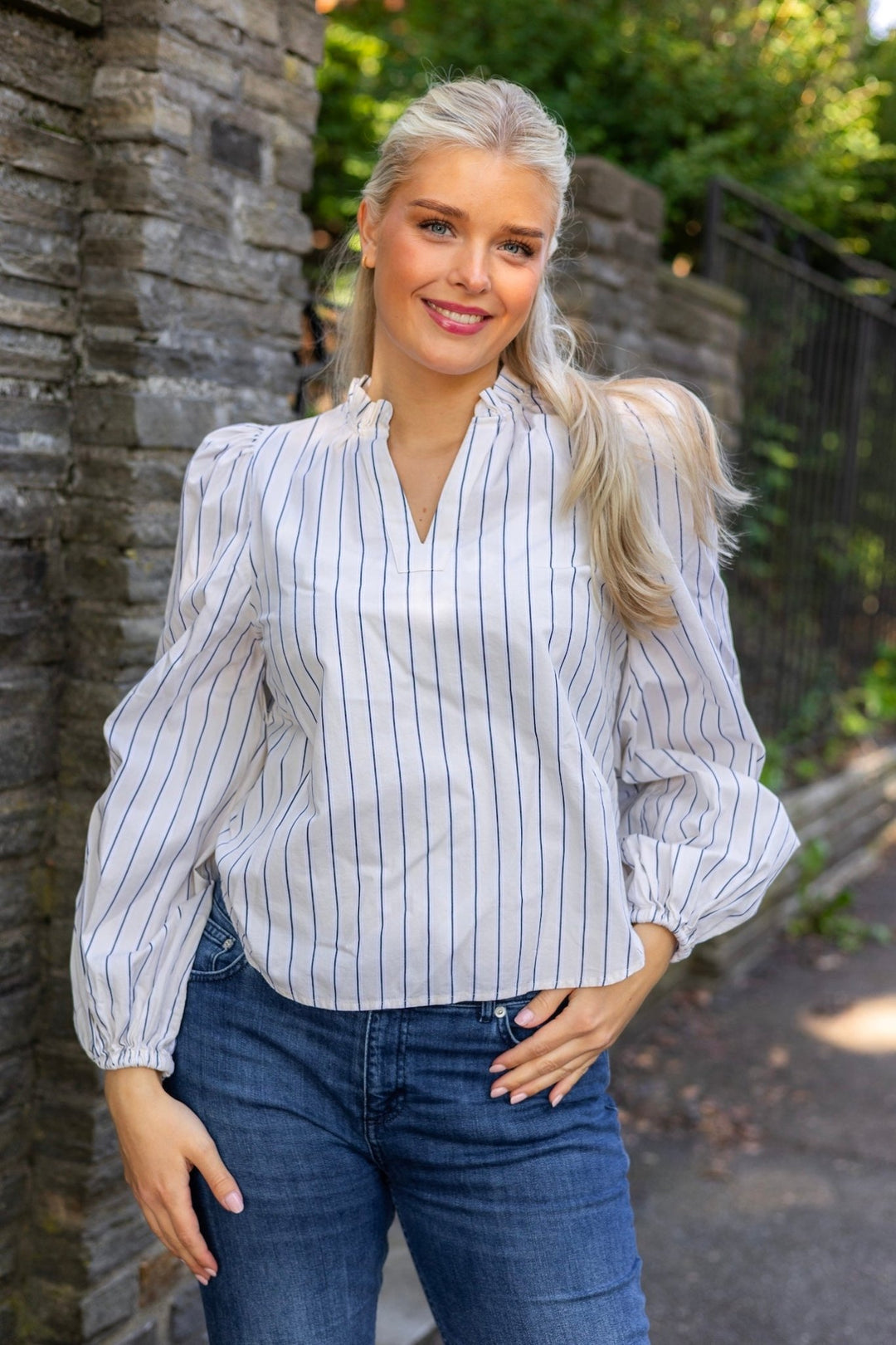Infinity Blouse Cream Stripe | Skjorter og bluser | Smuk - Dameklær på nett