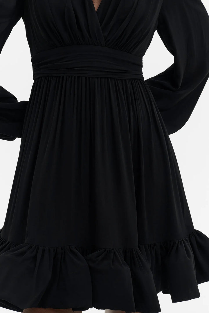 Jadie V-Neck Ruffled Mini Dress Black | Kjoler | Smuk