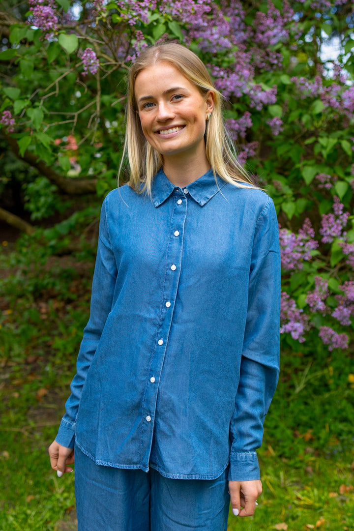 Janna - Viva Ls Shirt Medium Blue Denim | Skjorter og bluser | Smuk