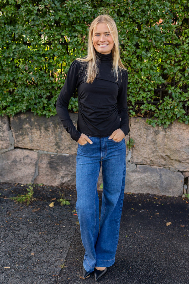 Jersey Turtleneck Black | Genser | Smuk