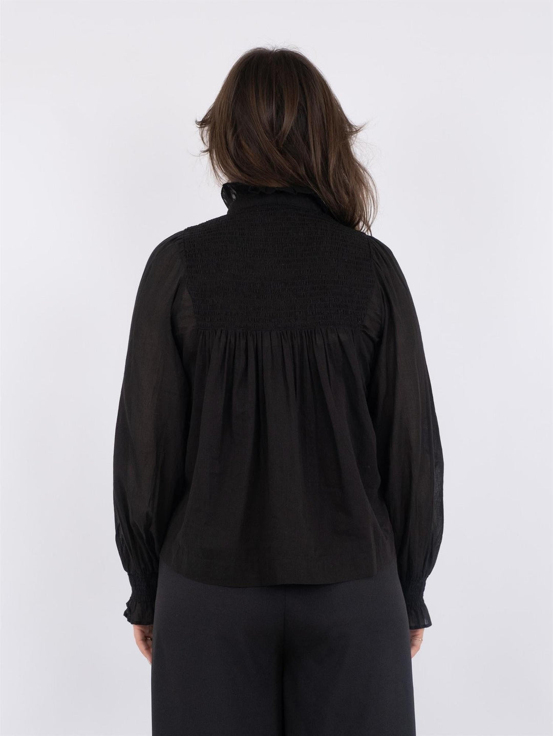 Jill S Voile Blouse Black | Skjorter og bluser | Smuk - Dameklær på nett