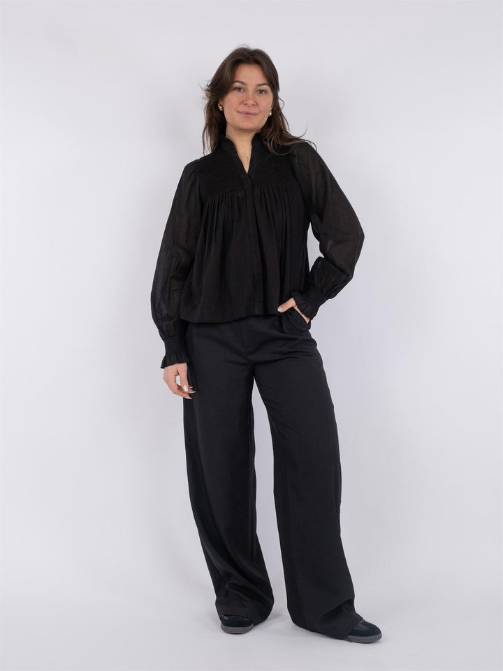 Jill S Voile Blouse Black | Skjorter og bluser | Smuk - Dameklær på nett