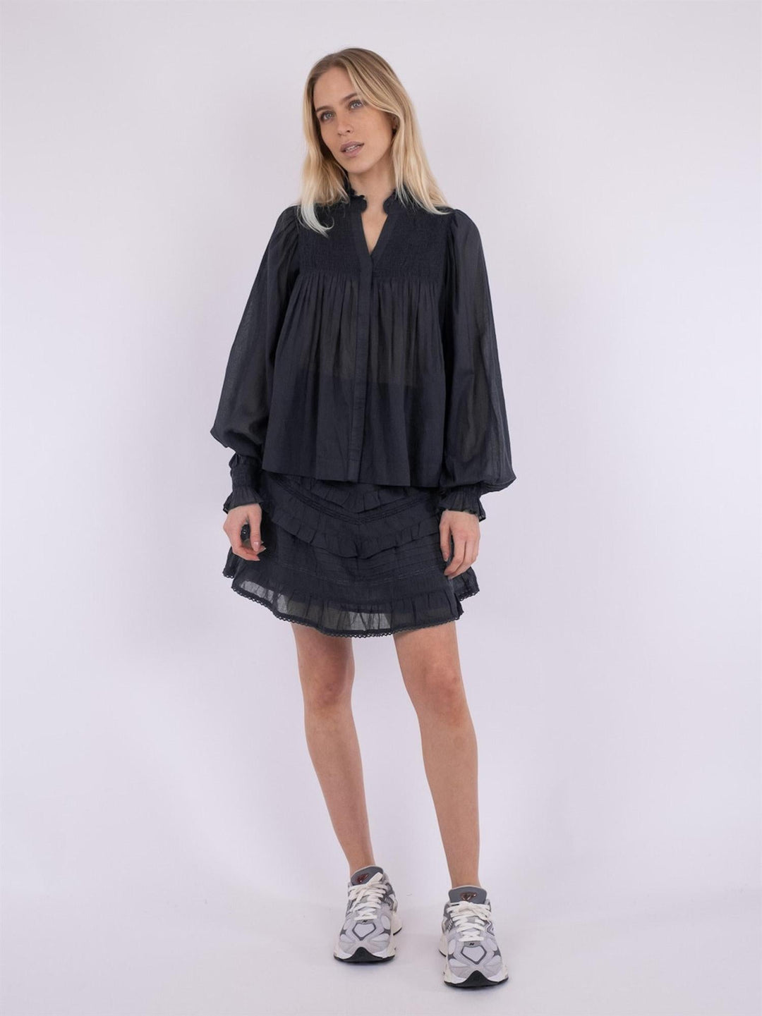 Jill S Voile Blouse Black | Skjorter og bluser | Smuk - Dameklær på nett
