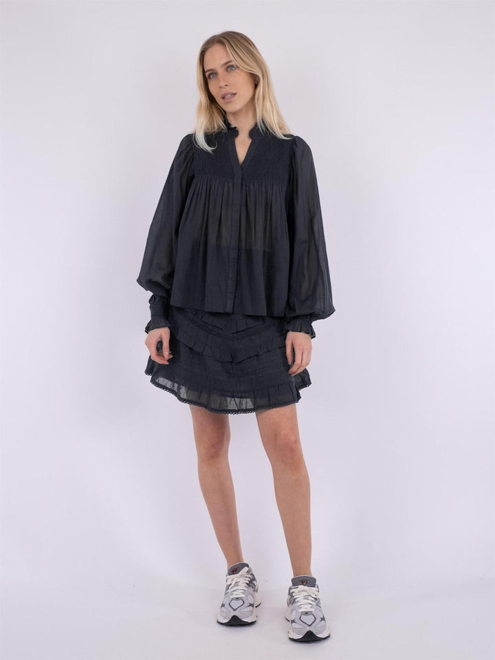Jill S Voile Blouse Black | Skjorter og bluser | Smuk - Dameklær på nett