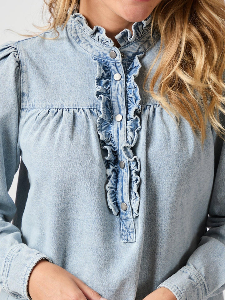 Justine Denim Shirt Light Blue | Skjorter og bluser | Smuk - Dameklær på nett