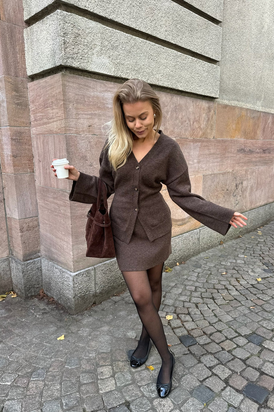 Karma Fitted Cardigan Dark Brown | Genser | Smuk