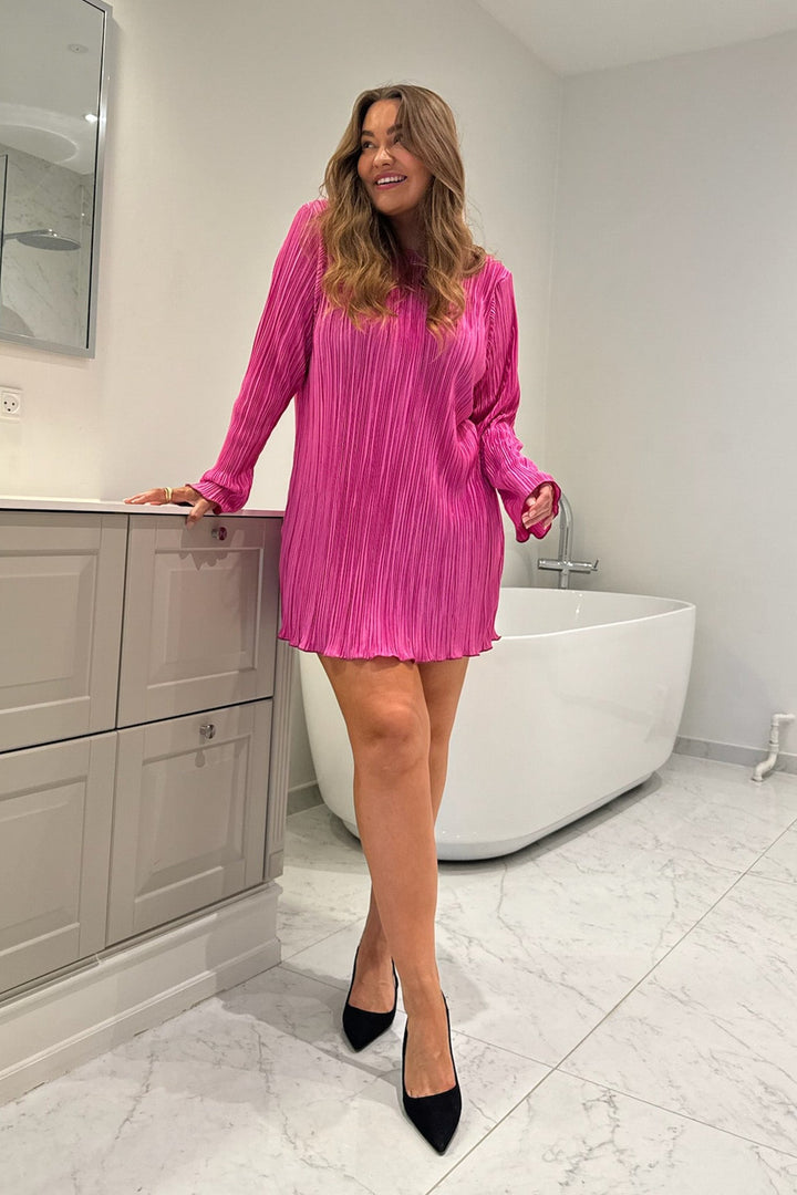 Kelly Plissé Dress Fuchsia Pink | Kjoler | Smuk - Dameklær på nett