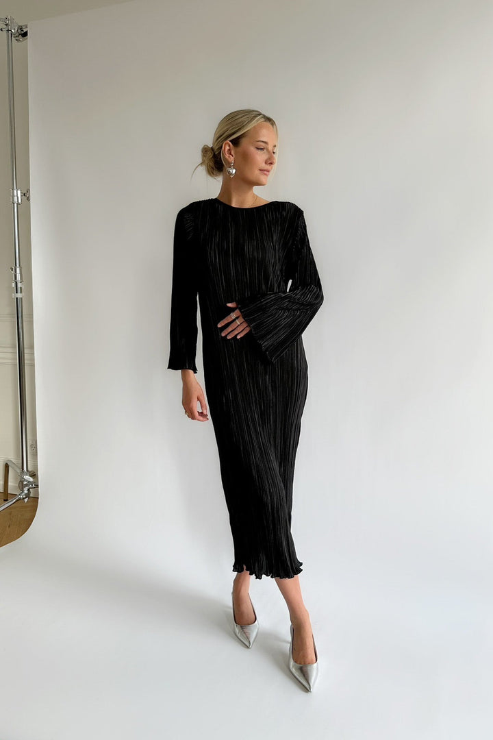 Kellyic Long Plisse Dress Black | Kjoler | Smuk - Dameklær på nett