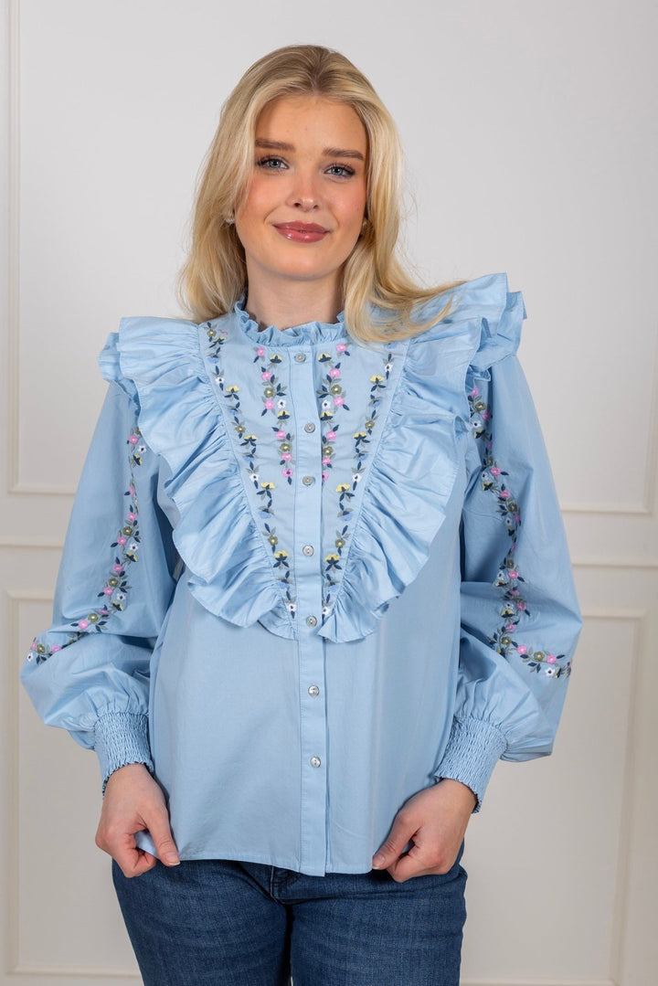 Kennie Ls Shirt Clear Sky W. Emb. | Skjorter og bluser | Smuk - Dameklær på nett