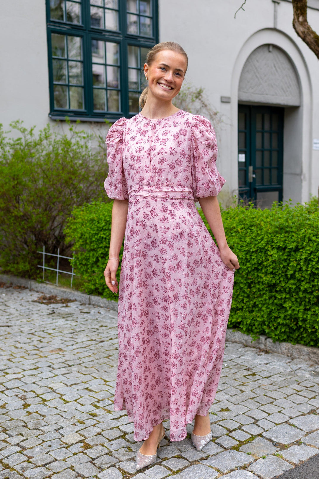 Kikka Chiffon Flower Dress Rose | Kjoler | Smuk