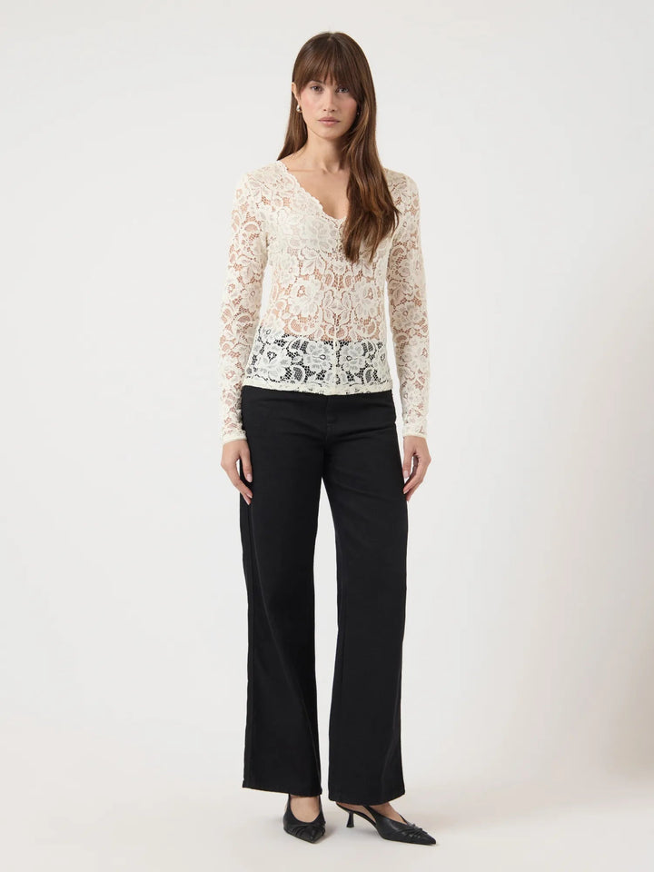 Lacey Ls V-Neck Lace Top Pristine | Topper | Smuk
