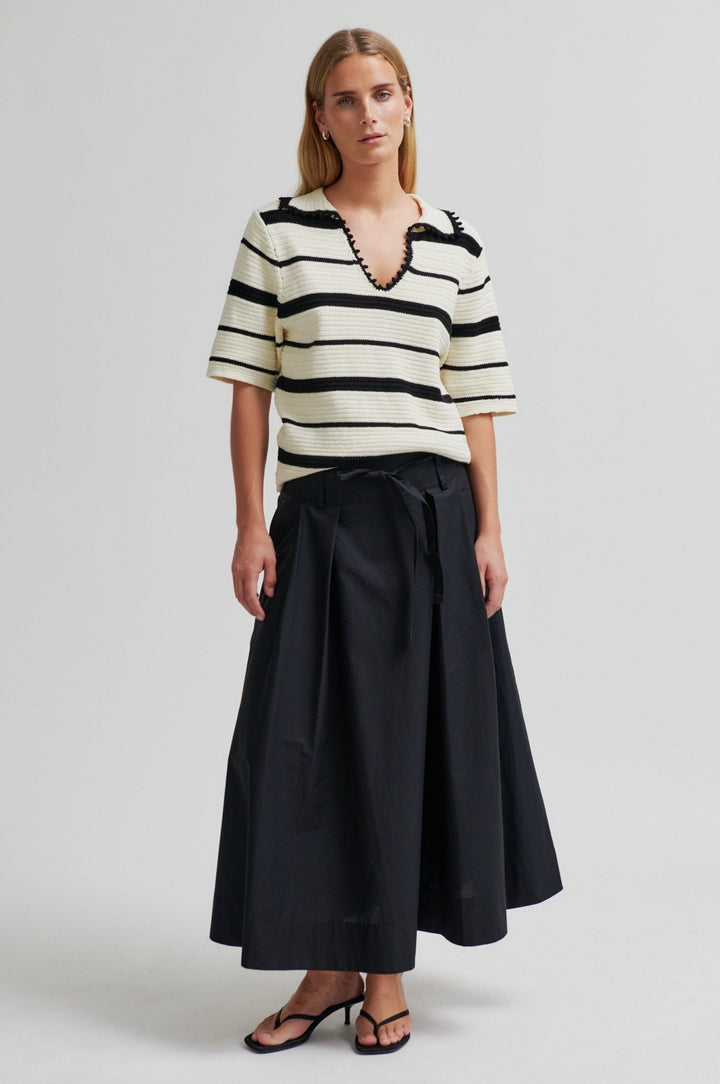 Larkini Skirt Black | Skjørt | Smuk