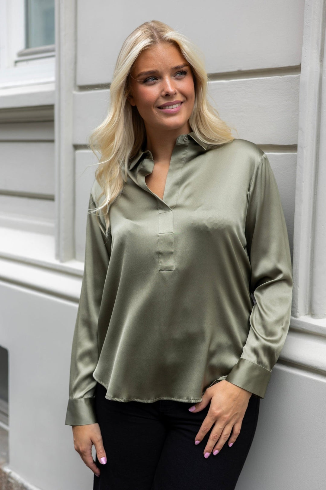 Leia Blouse Oliven | Skjorter og bluser | Smuk - Dameklær på nett