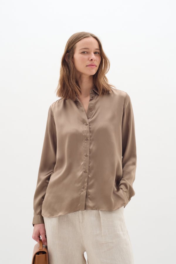Leonore Shirt Premium Desert Taupe | Skjorter og bluser | Smuk - Dameklær på nett