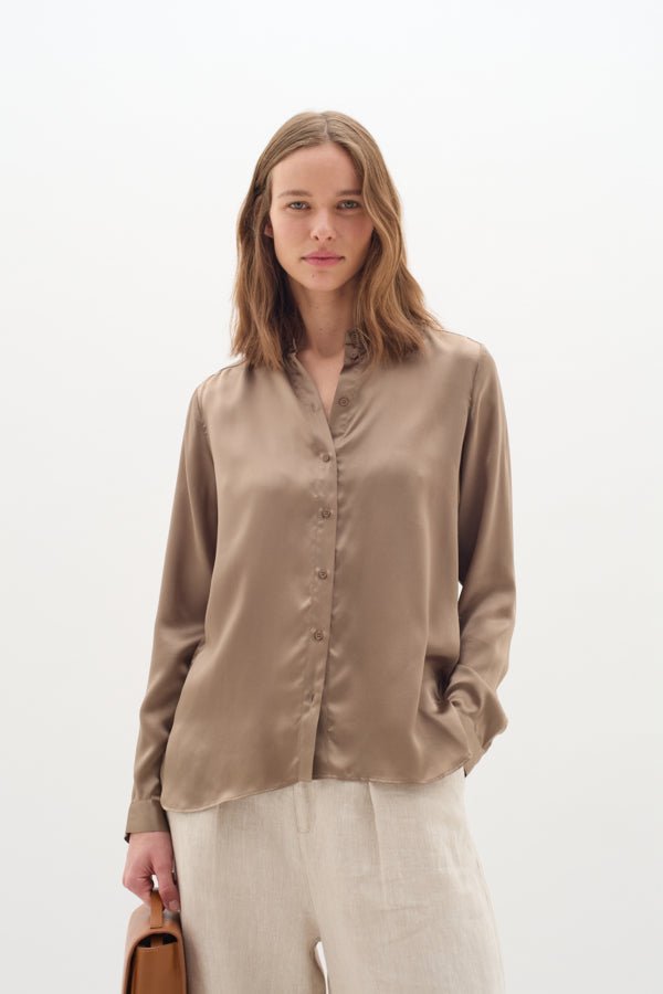Leonore Shirt Premium Desert Taupe | Skjorter og bluser | Smuk - Dameklær på nett