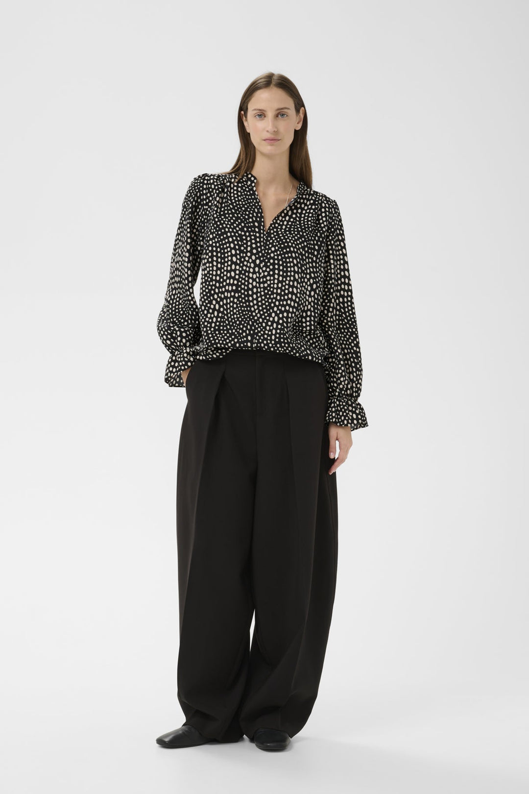 Libertyiw Blouse Black Faded Dot | Skjorter og bluser | Smuk