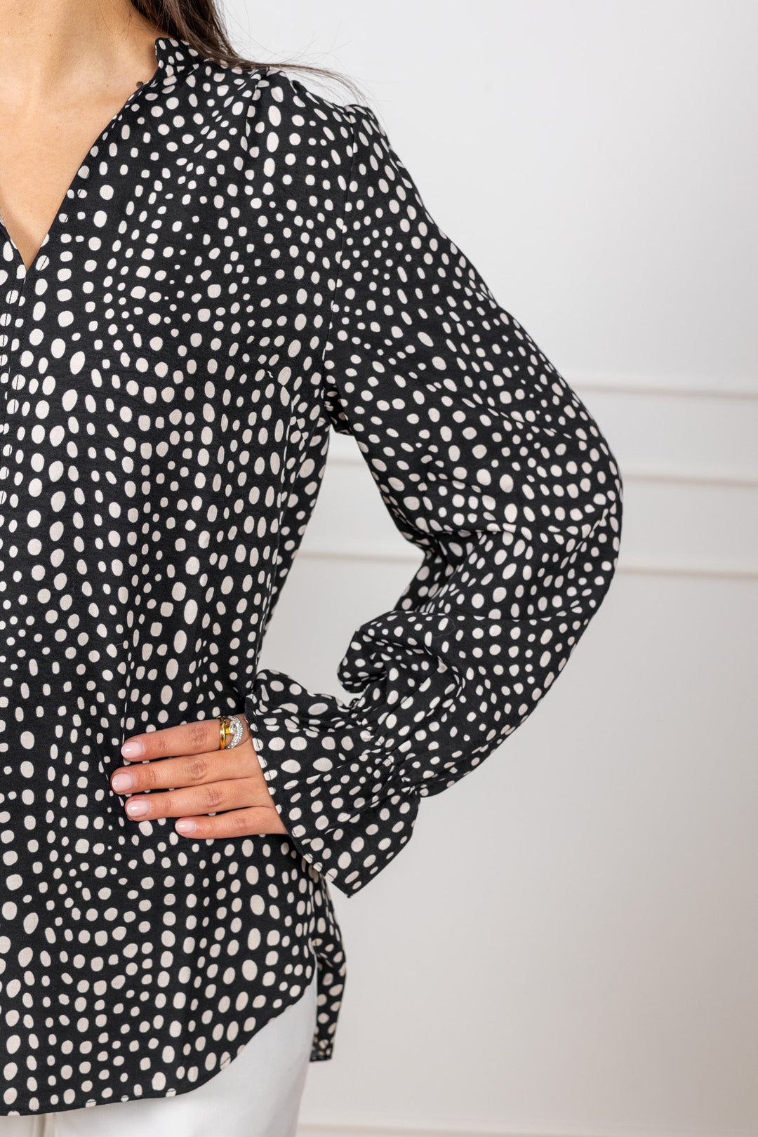 Libertyiw Blouse Black Faded Dot | Skjorter og bluser | Smuk