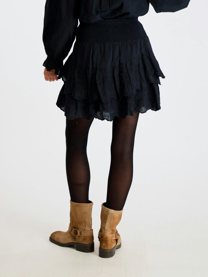Line Emb Skirt Navy | Skjørt | Smuk - Dameklær på nett