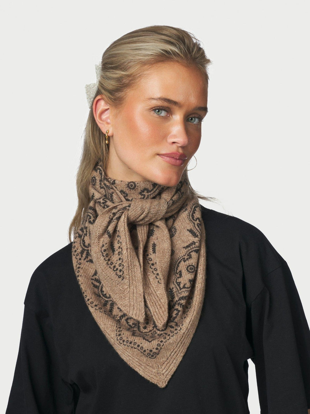 Lolana Paisley Knit Scarf Beige Melange | Accessories | Smuk