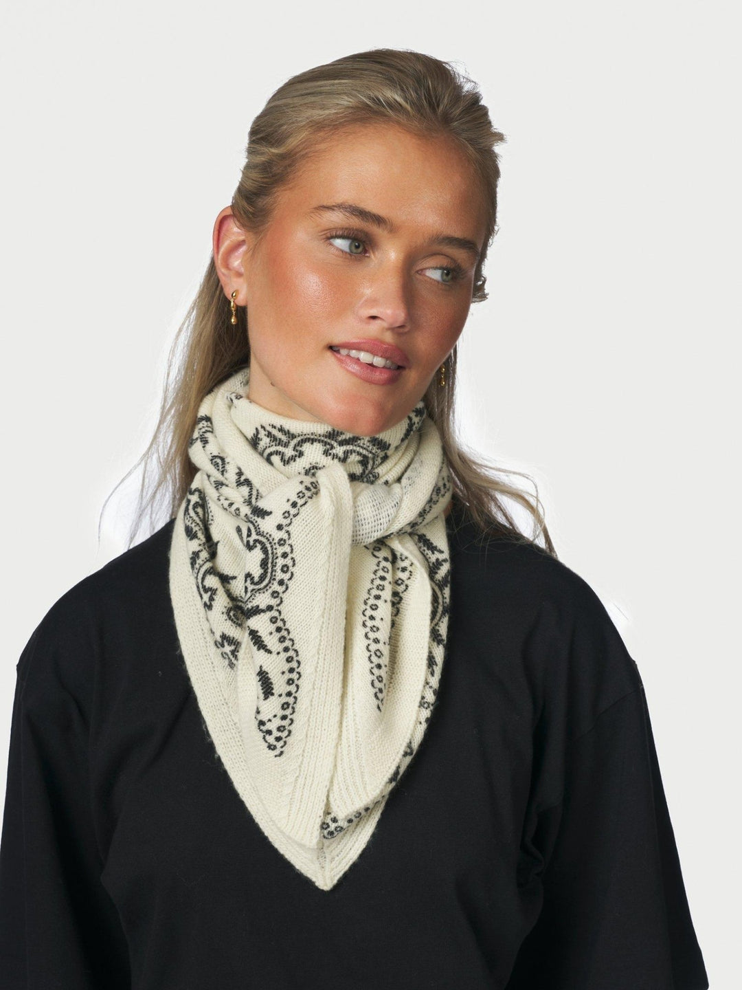Lolana Paisley Knit Scarf Off White | Accessories | Smuk