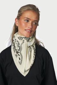 Lolana Paisley Knit Scarf Off White