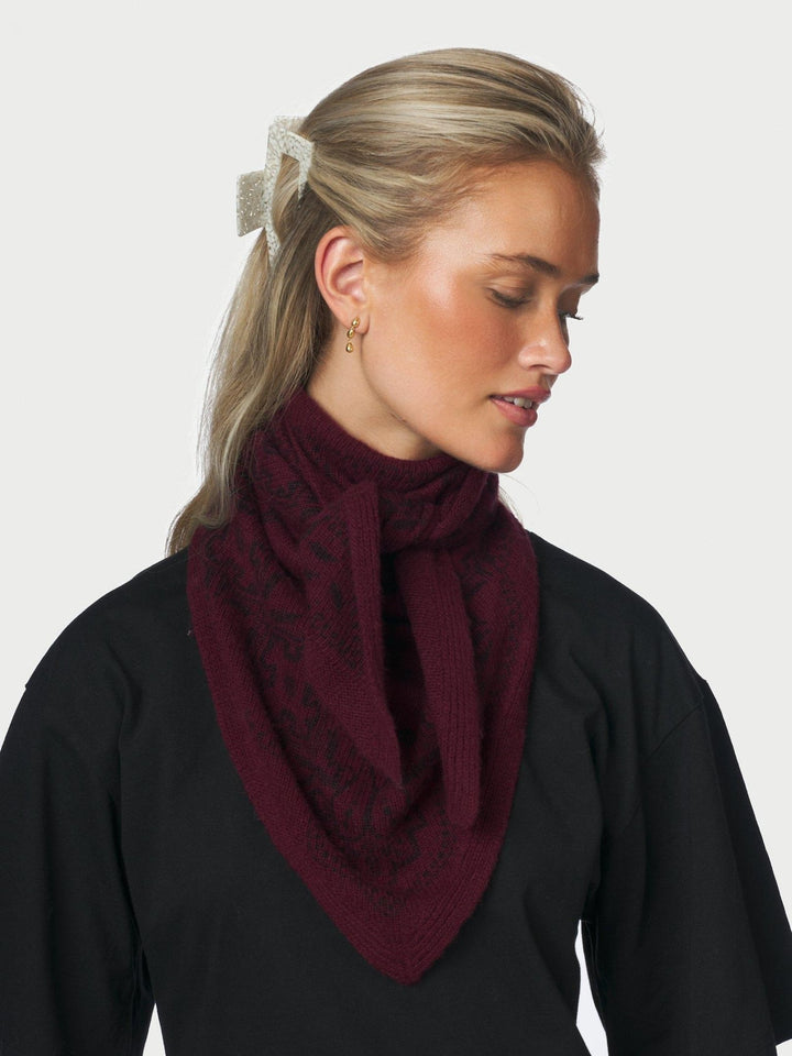 Lolana Paisley Knit Scarf Wine | Accessories | Smuk
