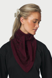 Lolana Paisley Knit Scarf Wine
