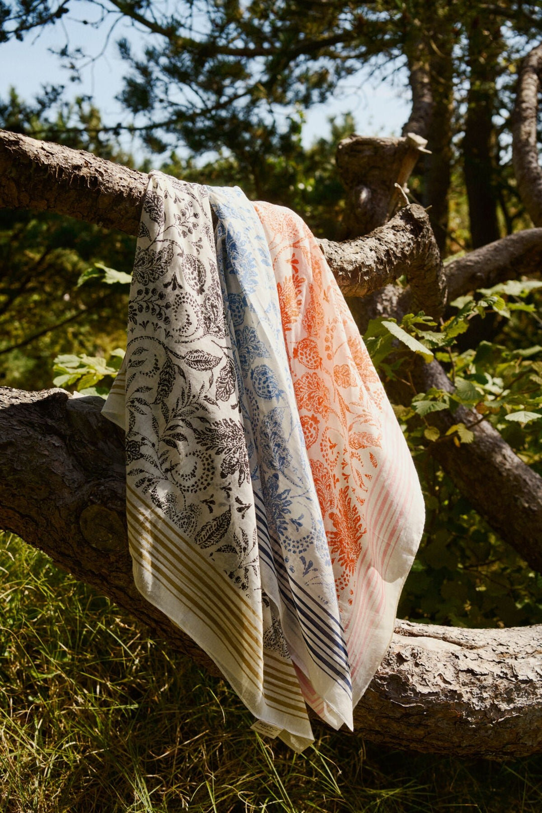 Louipw Scarf Tigerlily Paisley Print | Accessories | Smuk - Dameklær på nett