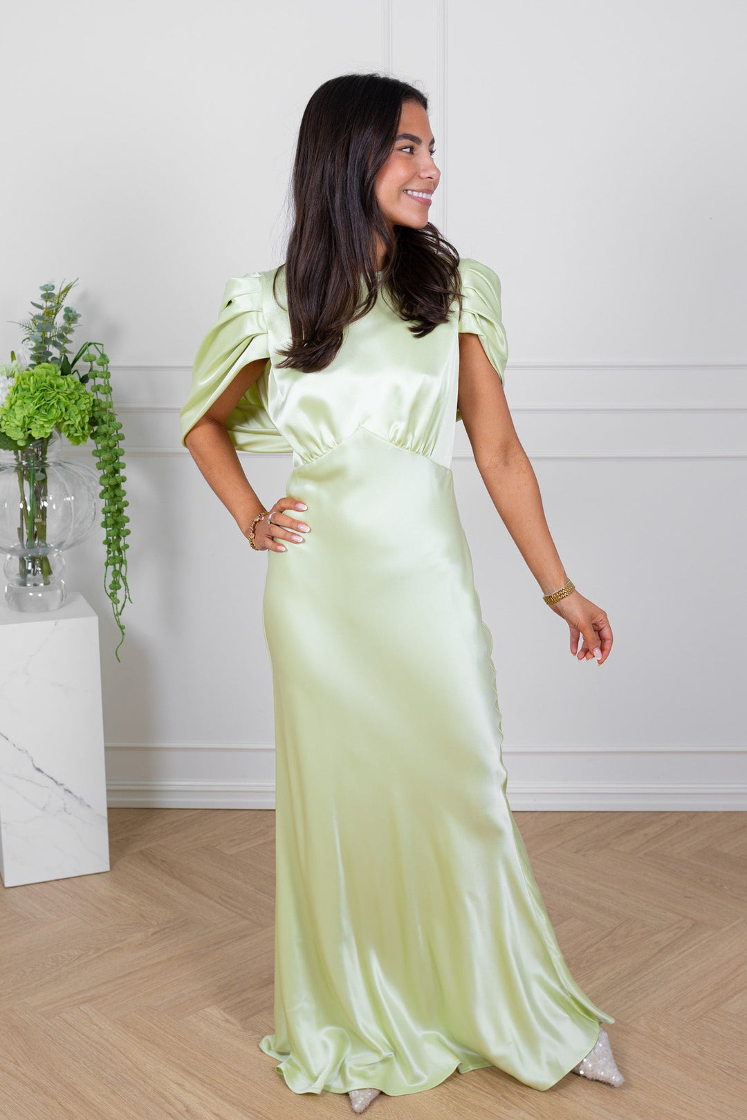 Louise Draped Back Maxi Dress Pistachio | Kjoler | Smuk