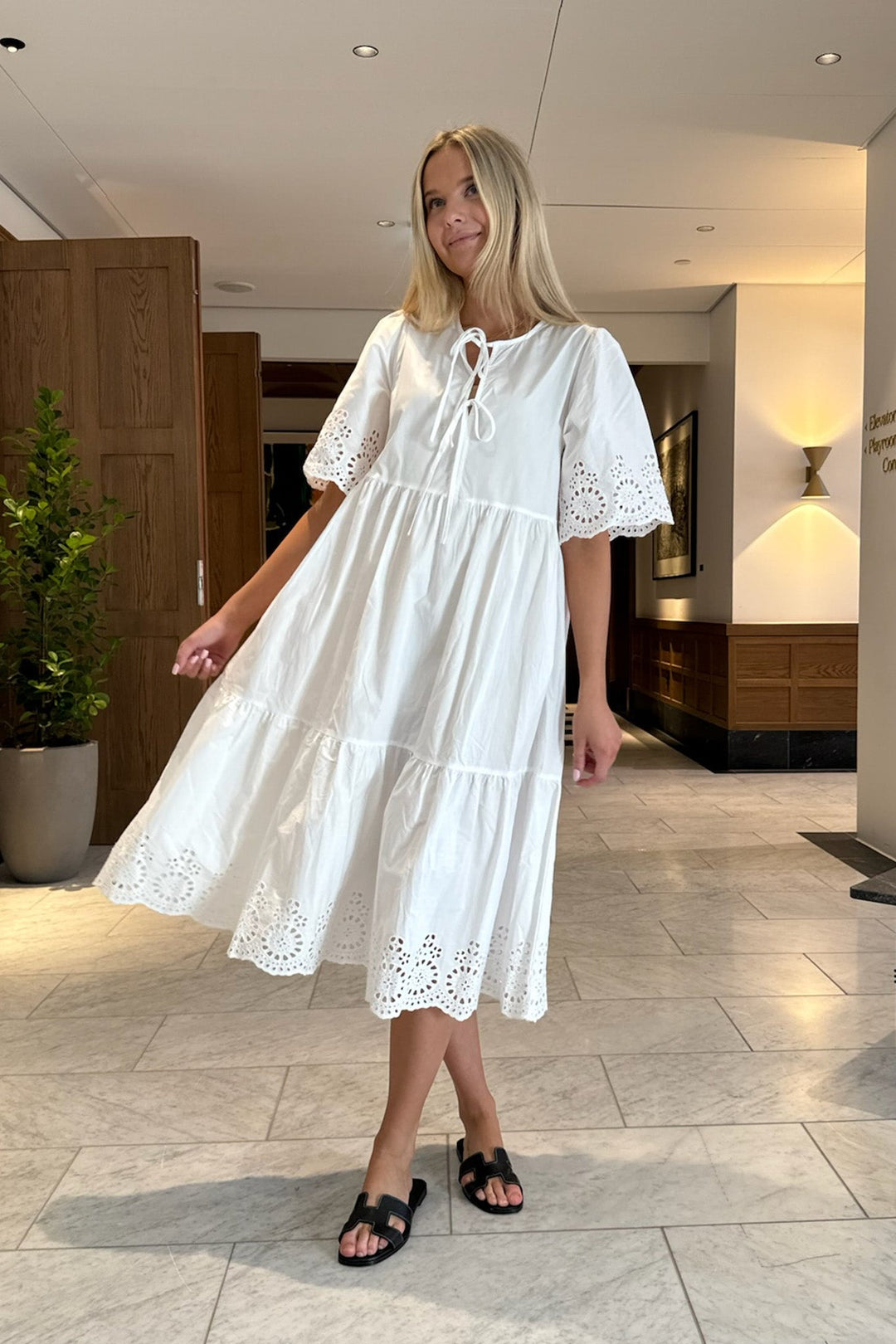 Luluic Long Dress White | Kjoler | Smuk - Dameklær på nett