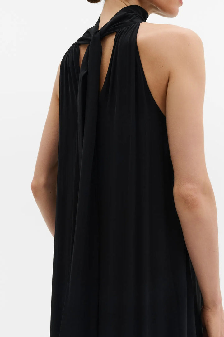Lykke Halterneck Ruffled Maxi Dress Black | Kjoler | Smuk