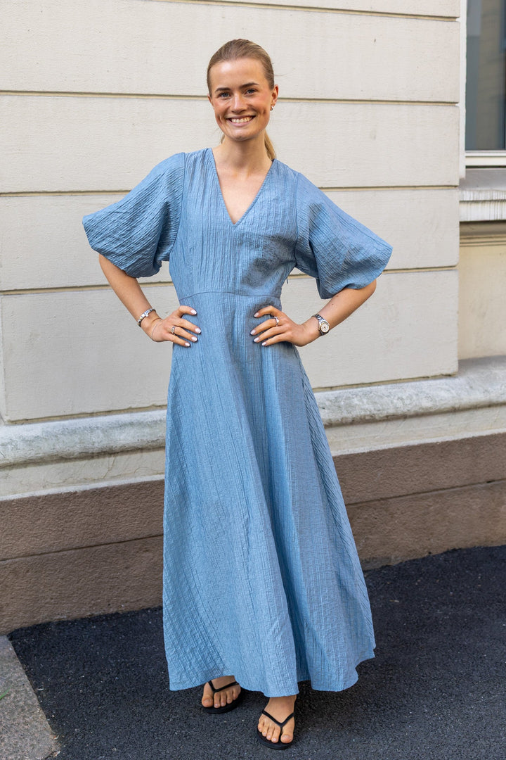 Maddie Ss Closed Back Midi Dress Dusty Blue | Kjoler | Smuk