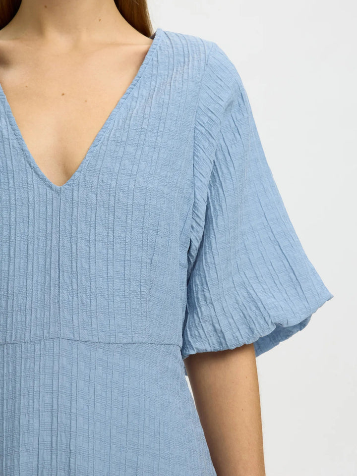 Maddie Ss Closed Back Midi Dress Dusty Blue | Kjoler | Smuk