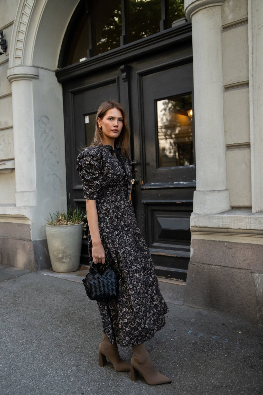 Madison Dress Beige Botanic | Kjoler | Smuk - Dameklær på nett