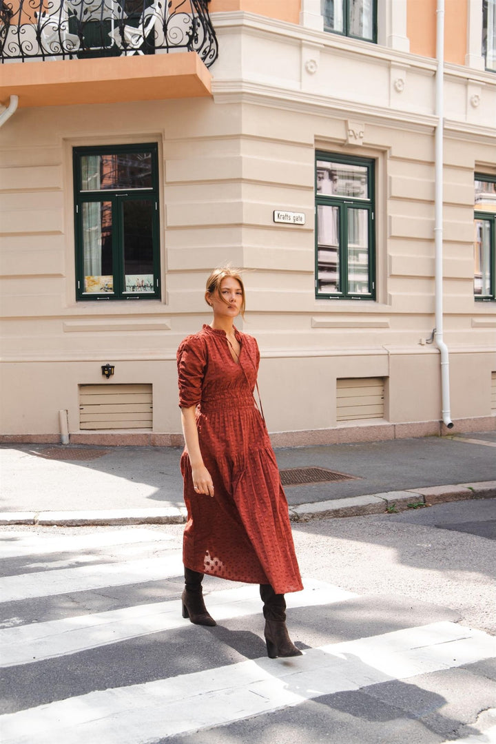 Madison Dress Cinnamon | Kjoler | Smuk - Dameklær på nett