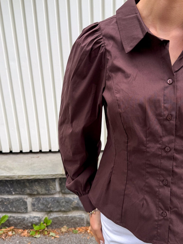 Malika Shirt Dark Brown | Skjorter og bluser | Smuk