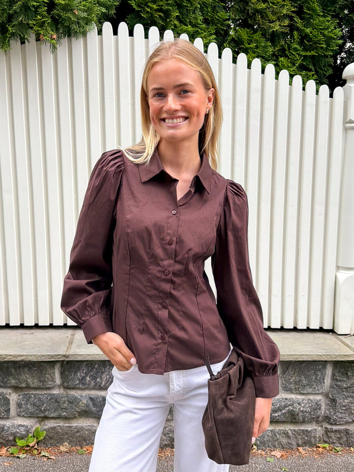 Malika Shirt Dark Brown | Skjorter og bluser | Smuk