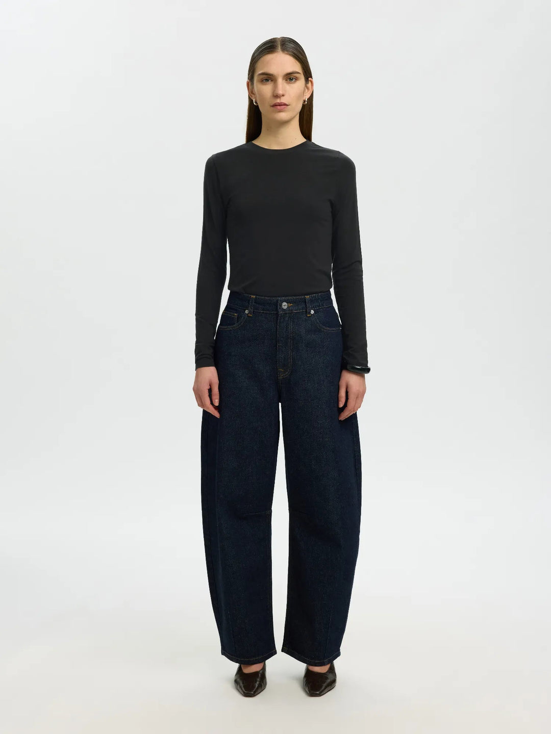 Manja Ls O-Neck Black | Topper | Smuk
