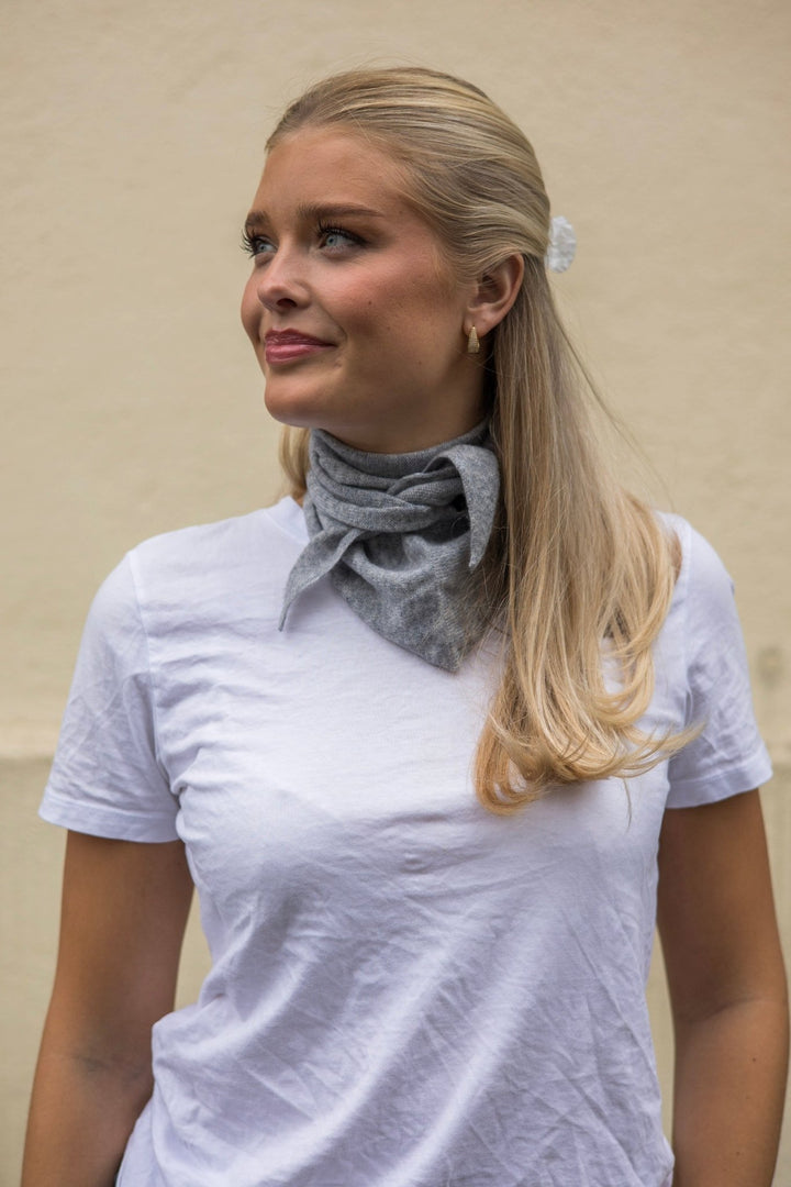 Maria Narrow Cashmere Scarf Medium Grey Melange | Accessories | Smuk - Dameklær på nett