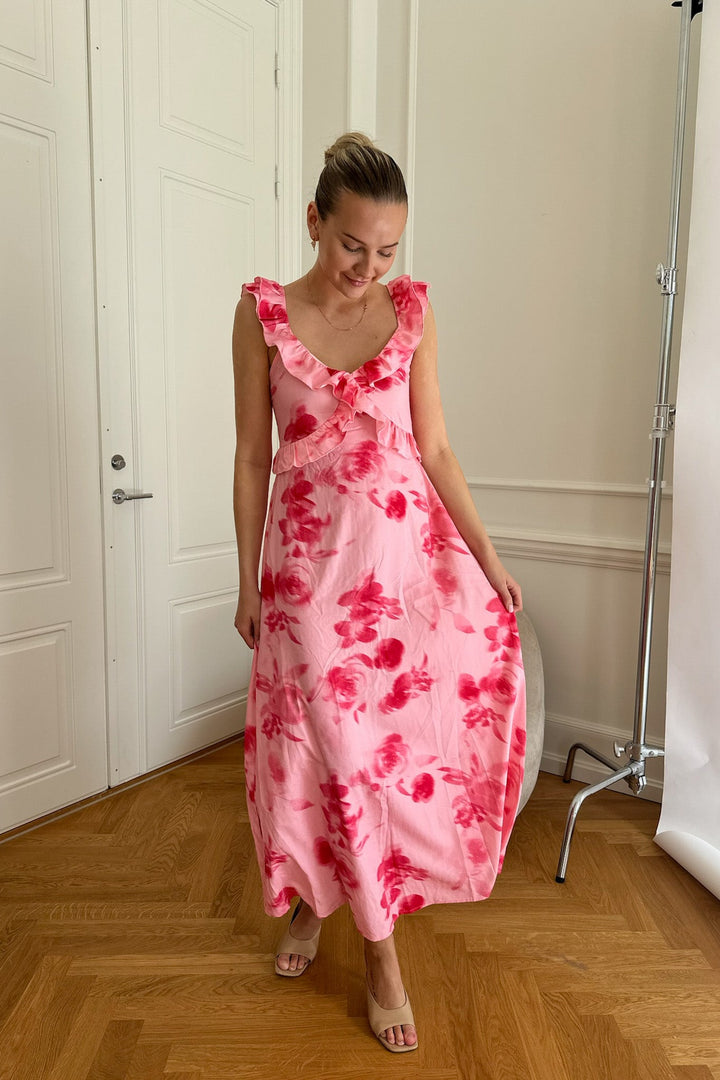 Melba Dress Abstract Pink Flower Print | Kjoler | Smuk - Dameklær på nett