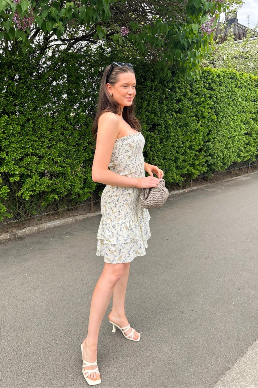 Mikka Smock Print Dress Creme | Kjoler | Smuk - Dameklær på nett