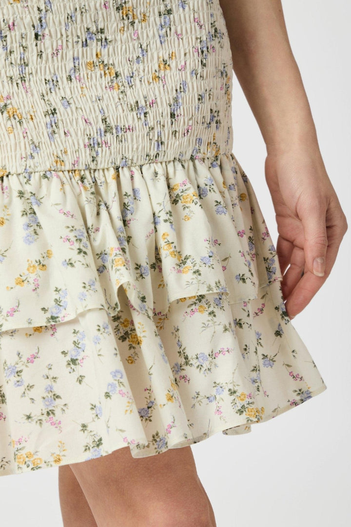 Mikka Smock Print Dress Creme | Kjoler | Smuk - Dameklær på nett