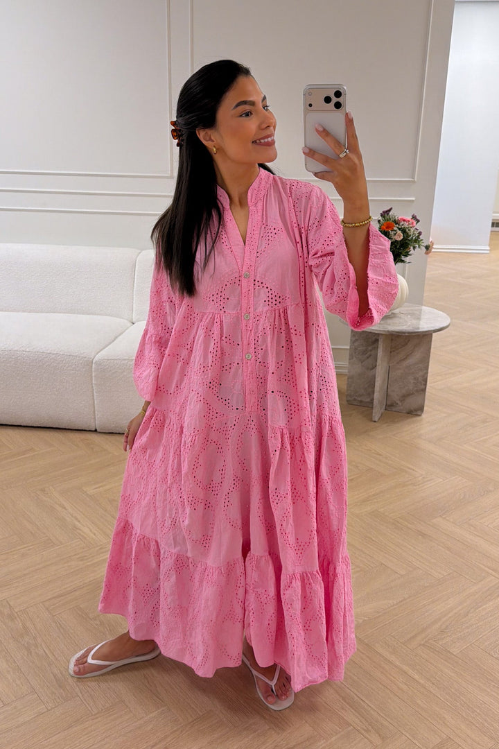 Mila Embroidery Dress Pink | Kjoler | Smuk
