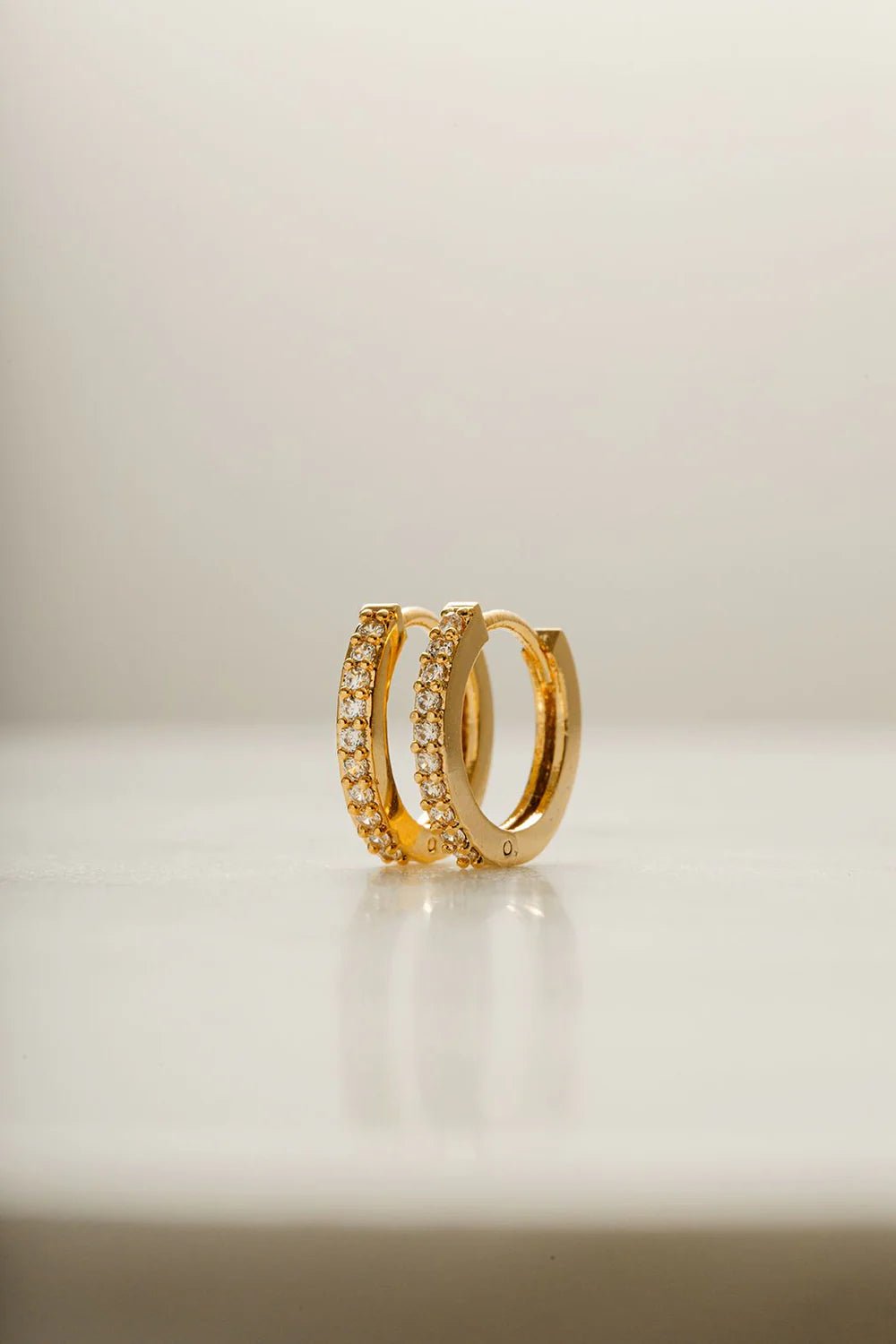 Mini Pave Huggie Hoop Earrings Crystal | Accessories | Smuk - Dameklær på nett